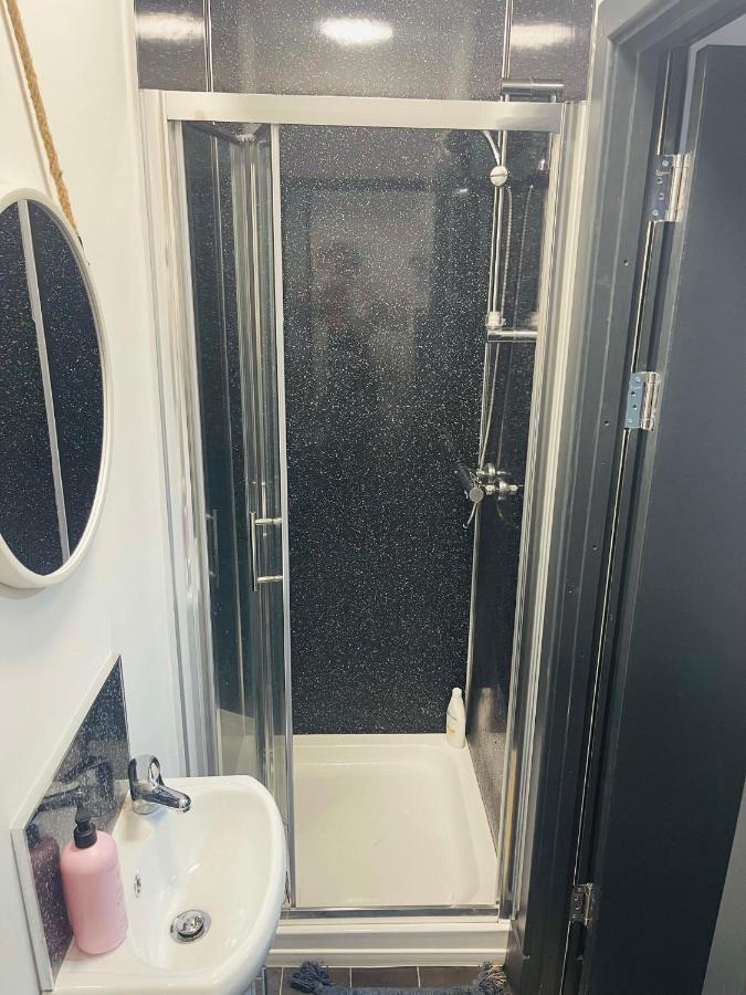 Elegant Studio1 Netflix Bathroom Close To Beach Swansea Buitenkant foto